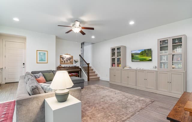 rental at 206  Ridgecrest Dr Unit 4 in San Antonio, TX — photo 4
