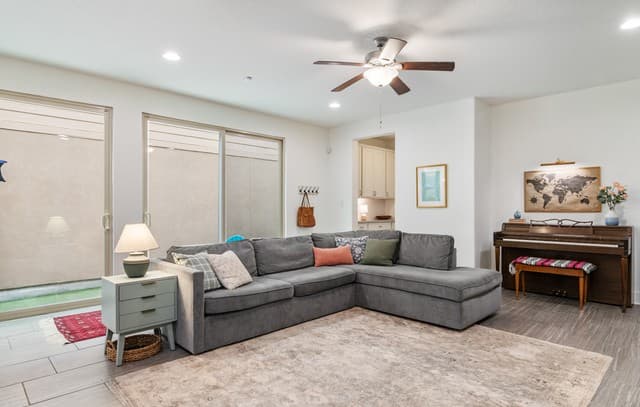 rental at 206  Ridgecrest Dr Unit 4 in San Antonio, TX — photo 5