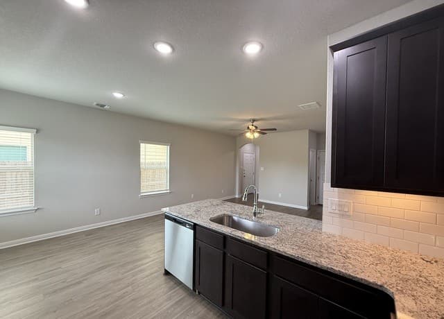 rental at 467  Emma Dr in New Braunfels, TX — photo 5