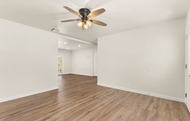 rental at 807  Boulder Dr in Universal City, TX — photo 4