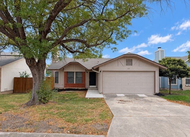 rental at 6111  Feather Nest Ln in San Antonio, TX — photo 1