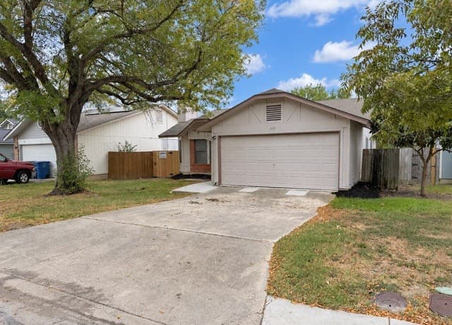 rental at 6111  Feather Nest Ln in San Antonio, TX — photo 2