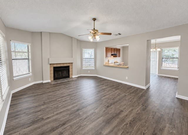 rental at 6111  Feather Nest Ln in San Antonio, TX — photo 4