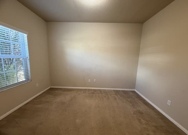 rental at 11402  Garden Fls in San Antonio, TX — photo 2