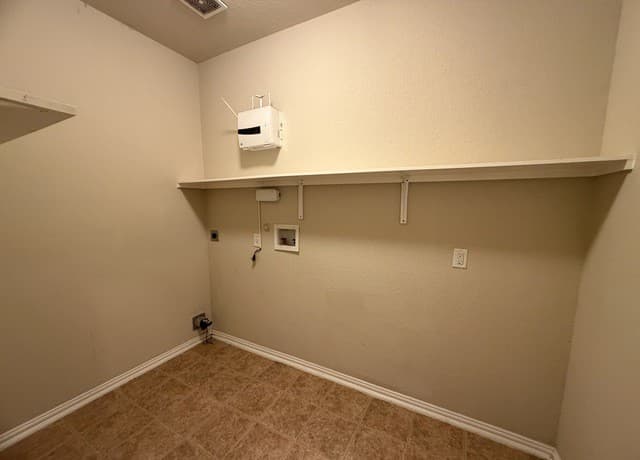 rental at 11402  Garden Fls in San Antonio, TX — photo 3