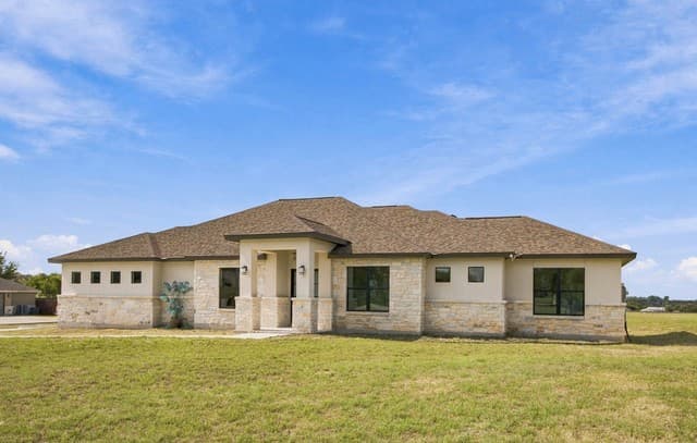 rental at 108  Abrego Trail in Floresville, TX — photo 1