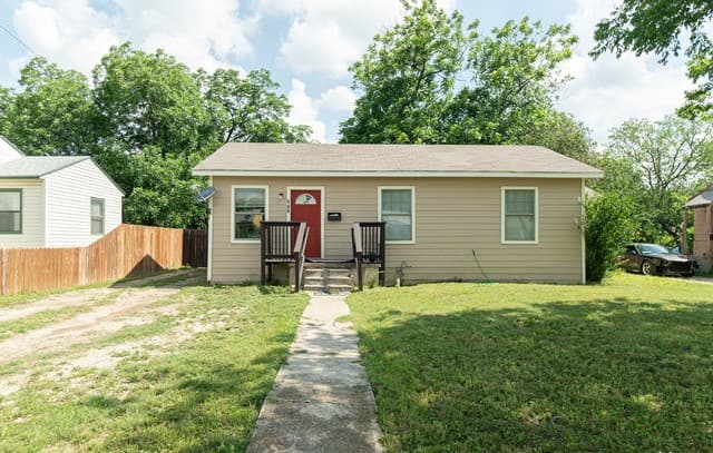 rental at 217  Elmo Ave in San Antonio, TX — photo 2