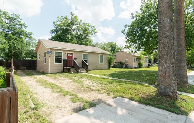 rental at 217  Elmo Ave in San Antonio, TX — photo 3