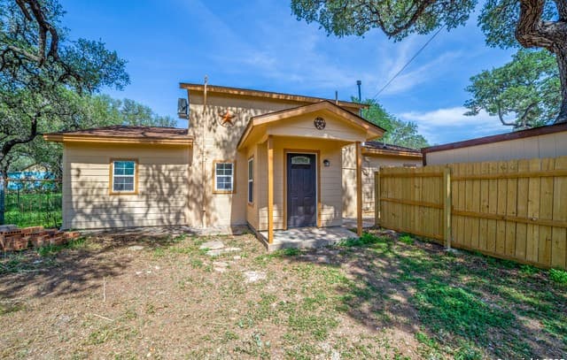 rental at 10490  White Bonnet St in San Antonio, TX — photo 3
