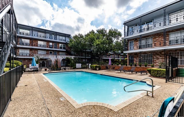 rental at 8401 N New Braunfels Ave Unit 111 in San Antonio, TX — photo 3