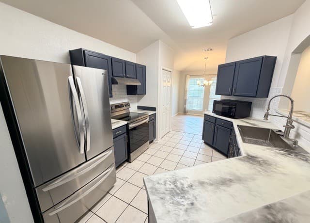 rental at 9627  Summer Vail in San Antonio, TX — photo 4