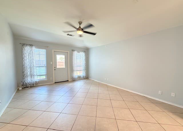rental at 9627  Summer Vail in San Antonio, TX — photo 5
