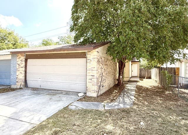 rental at 7806  Winsford in San Antonio, TX — photo 1