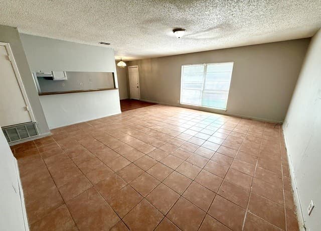 rental at 7806  Winsford in San Antonio, TX — photo 4