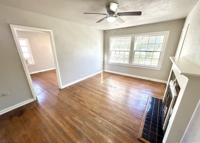 rental at 425  Maverick Street Unit 5 in San Antonio, TX — photo 2