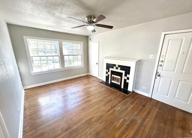rental at 425  Maverick Street Unit 5 in San Antonio, TX — photo 4