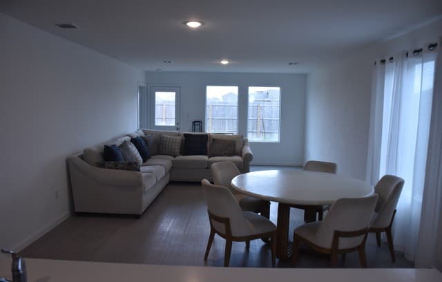 rental at 1815  Musk Rose in St Hedwig, TX — photo 2