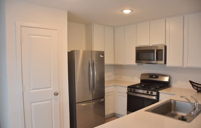 rental at 1815  Musk Rose in St Hedwig, TX — photo 3
