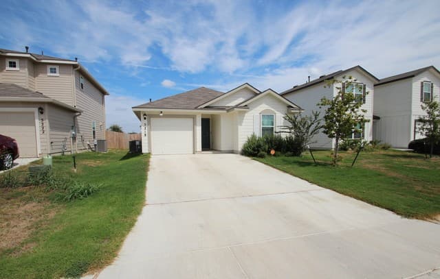 rental at 5218  Concho Spgs in San Antonio, TX — photo 2