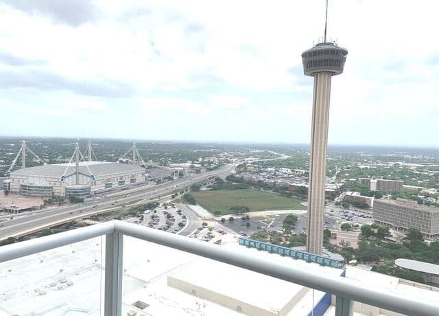 rental at 610  Market Unit 2604 in San Antonio, TX — photo 1