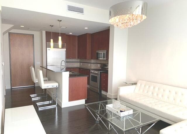 rental at 610  Market Unit 2604 in San Antonio, TX — photo 3