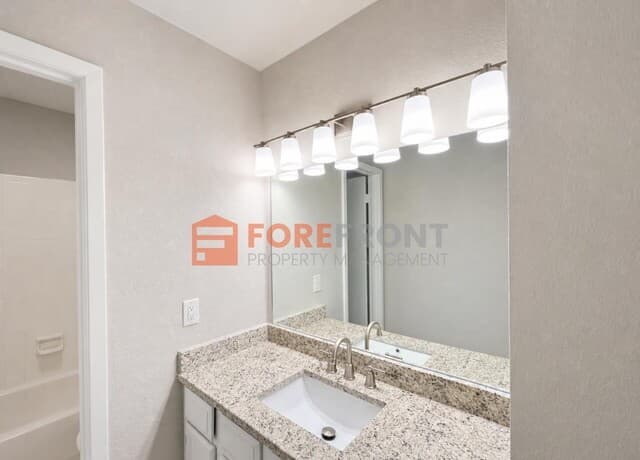rental at 1100 S Ellison in San Antonio, TX — photo 4