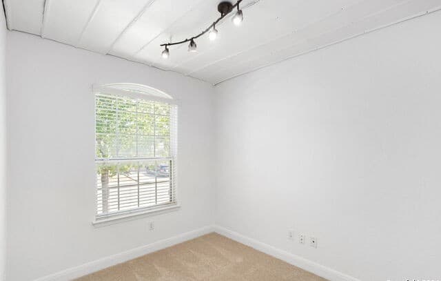 rental at 7631  Ruger Rnch in San Antonio, TX — photo 4