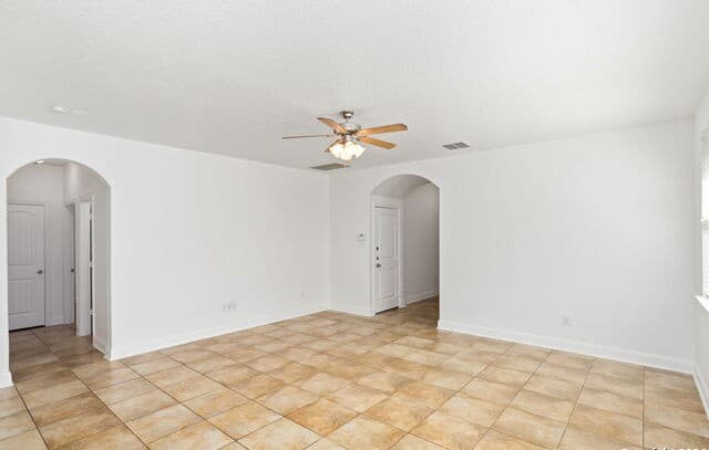 rental at 7631  Ruger Rnch in San Antonio, TX — photo 5