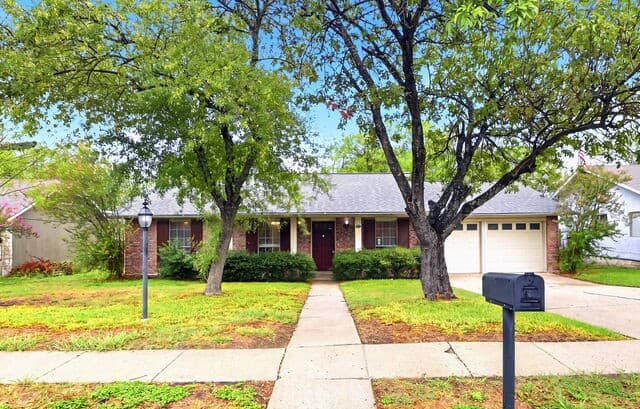 rental at 4527  Lakebend West Dr in San Antonio, TX — photo 2