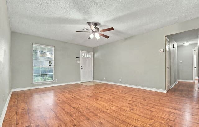 rental at 4527  Lakebend West Dr in San Antonio, TX — photo 4