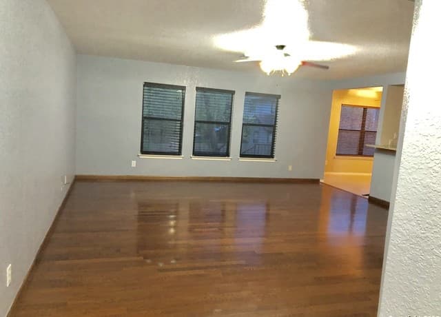 rental at 7622  Forest Vale in Live Oak, TX — photo 3