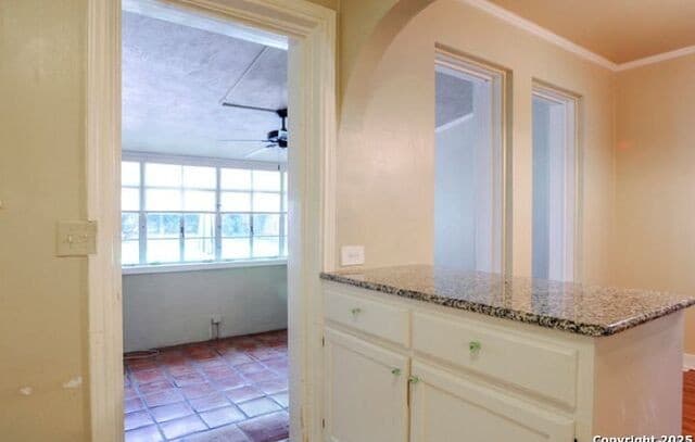 rental at 415  Alamo Heights Blvd in Alamo Heights, TX — photo 3
