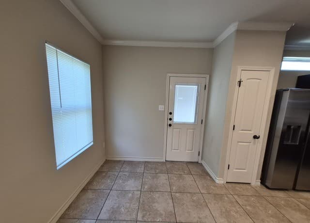 rental at 13910  Annas Way Unit 102 in San Antonio, TX — photo 5