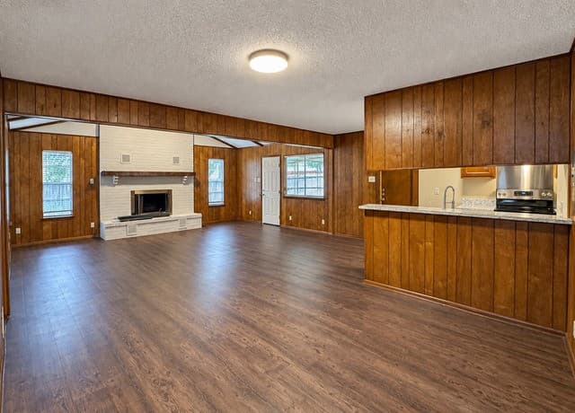 rental at 10811  Edgefield Dr in San Antonio, TX — photo 4