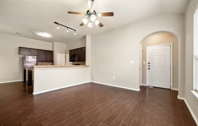 rental at 953  Brown Rock Dr in New Braunfels, TX — photo 2