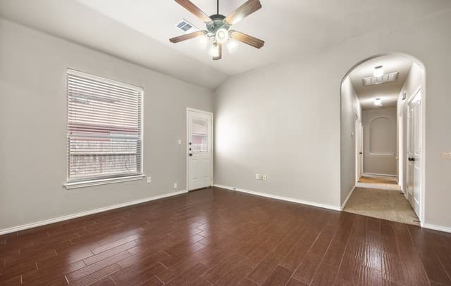 rental at 953  Brown Rock Dr in New Braunfels, TX — photo 3