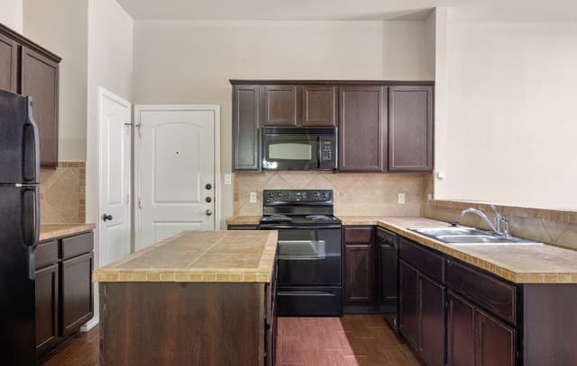 rental at 953  Brown Rock Dr in New Braunfels, TX — photo 4