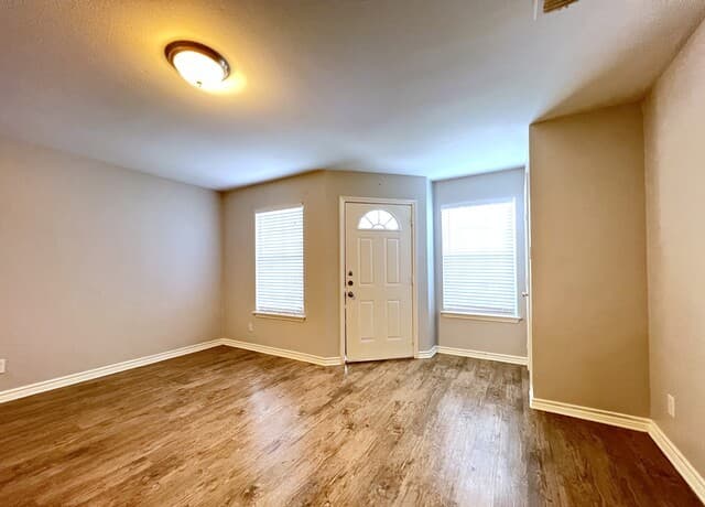 rental at 315  Autumn Pass in San Antonio, TX — photo 2
