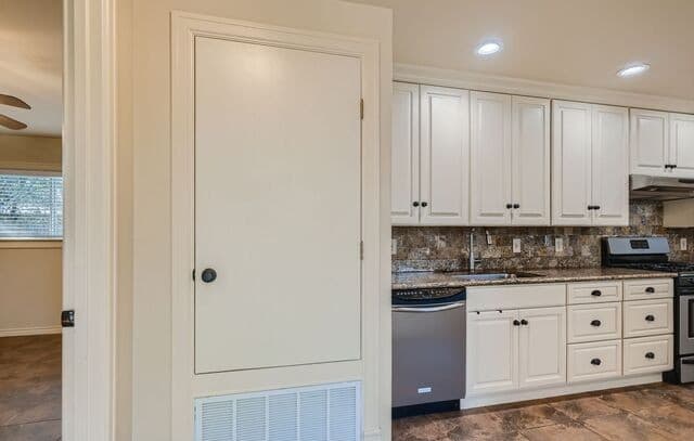 rental at 115  Haskin in San Antonio, TX — photo 2