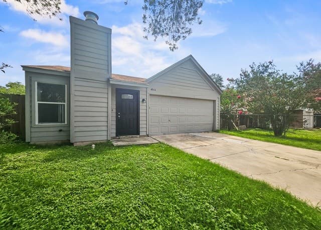 rental at 4066  Sunrise Pass in San Antonio, TX — photo 2