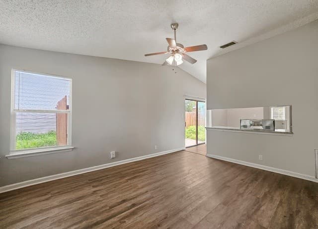 rental at 4066  Sunrise Pass in San Antonio, TX — photo 4