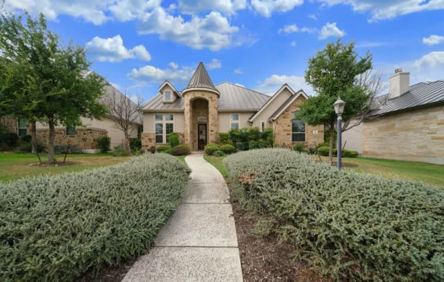 rental at 42  Avalon Park in San Antonio, TX — photo 1