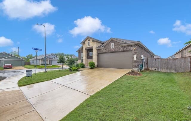 rental at 13710  Bradford Park in San Antonio, TX — photo 2