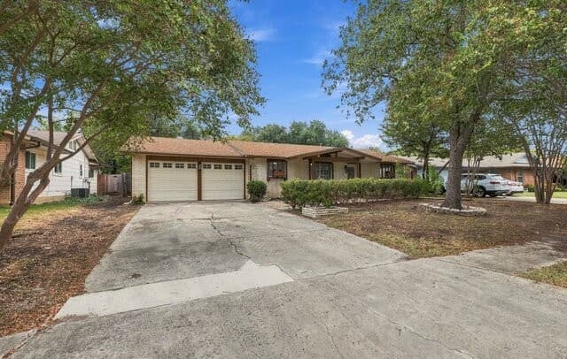 rental at 7123  Tealeaf St in Leon Valley, TX — photo 1