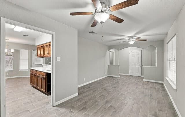 rental at 7123  Tealeaf St in Leon Valley, TX — photo 4