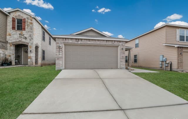 rental at 25019  Cambridge Well in San Antonio, TX — photo 1