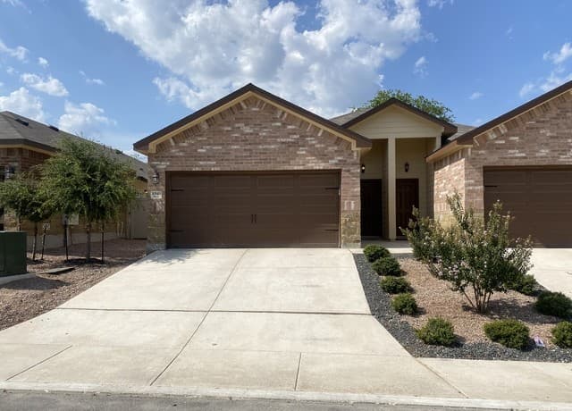 rental at 10143  Westover Unit 102 in San Antonio, TX — photo 1