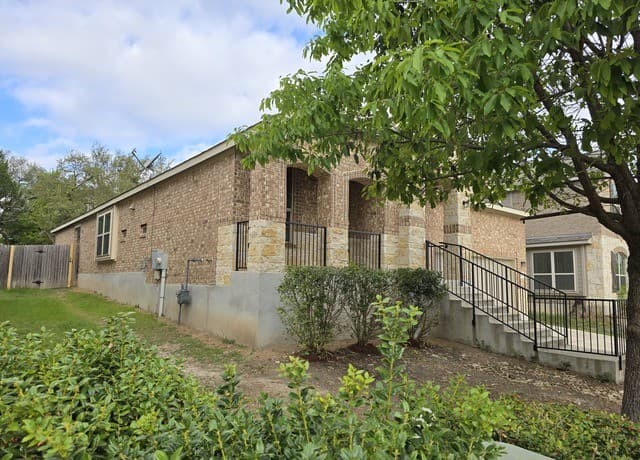 rental at 5031  Italica Rd in San Antonio, TX — photo 4