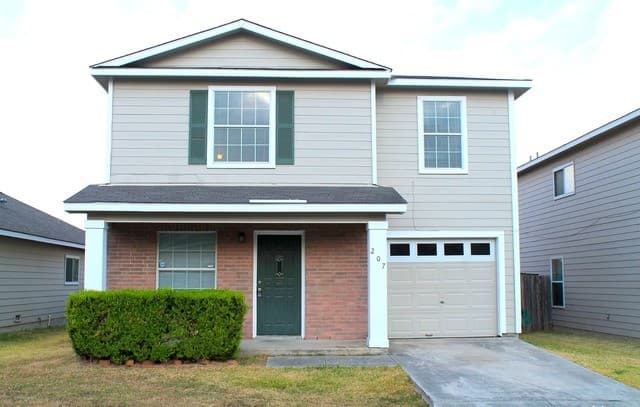 rental at 207  Mallow Grove in San Antonio, TX — photo 1