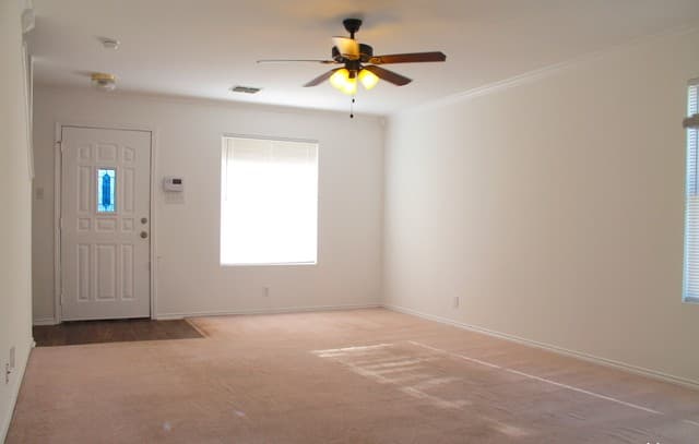 rental at 207  Mallow Grove in San Antonio, TX — photo 4